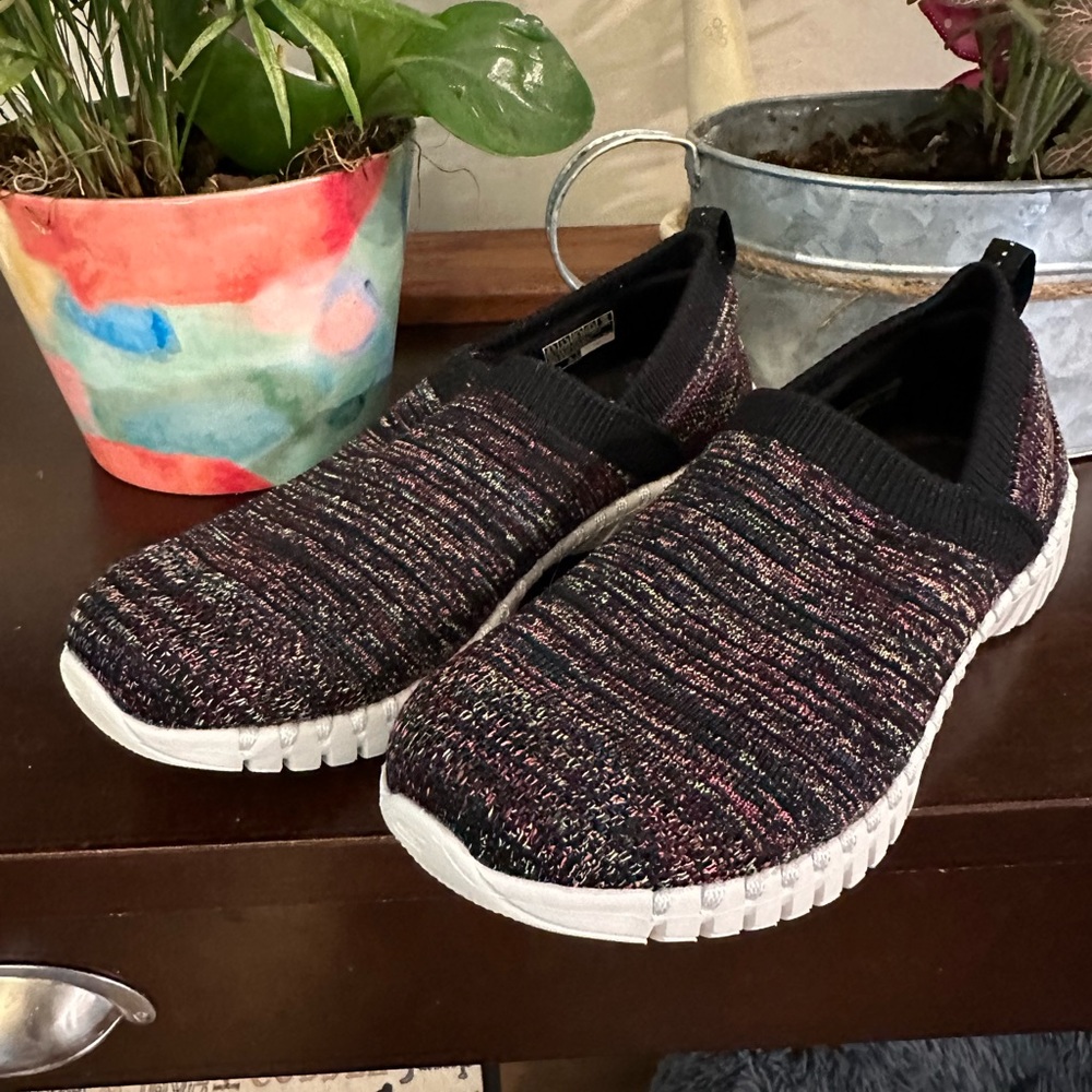 Skechers go walk slip on shoes. Size 6.5